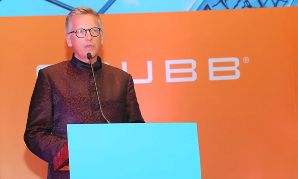 चब लिमिटेड (सी बी) को होल्डिंग बैंड मींस के लिए अवे की मंजूरी 