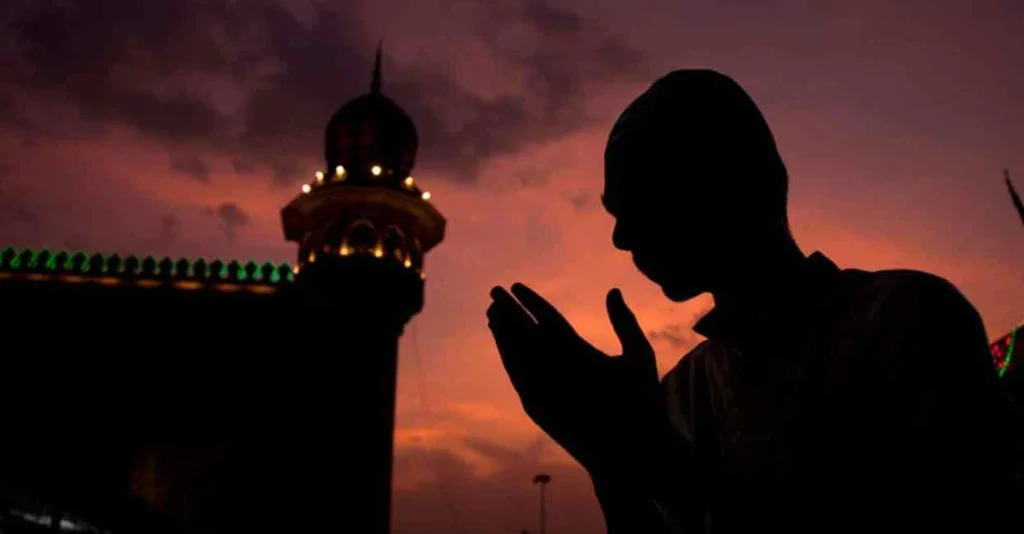 ईद-अल-अधा की छुट्टी रद्द करने पर सरकार की आलोचना