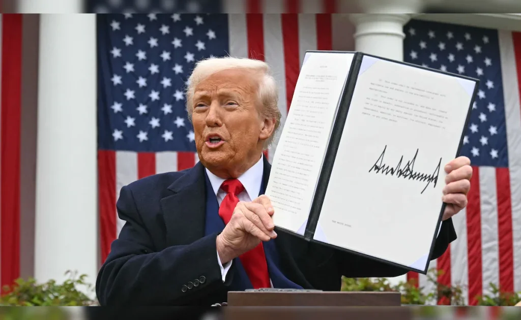 डोनाल्ड ट्रंप का टैरिफ बम : ट्रंप ने 14 देशों पर लगाए नए टैरिफ