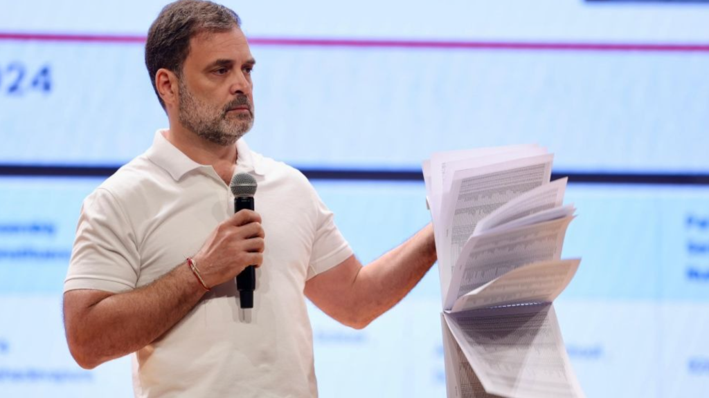 कर्नाटक के मुख्य निर्वाचन अधिकारी ने महादेवपुरा में 'वोट चोरी' के आरोपों पर राहुल गांधी को नोटिस जारी किया