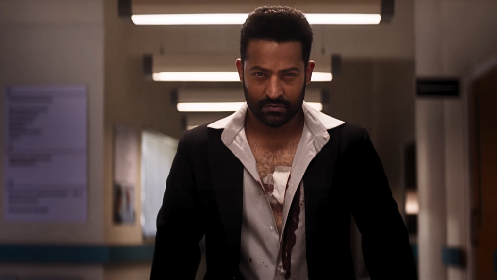 ऋतिक रोशन और जूनियर एनटीआर की 'वॉर 2' ने दूसरे दिन के अंत में 'वॉर' के कलेक्शन को पीछे छोड़ दिया