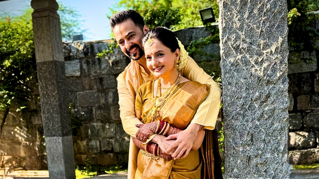 टीवी की 'गोपी बहू' जिया मानेक बनीं दुल्हन, एक्टर वरुण जैन से रचाई शादी, देखें खूबसूरत तस्वीरें