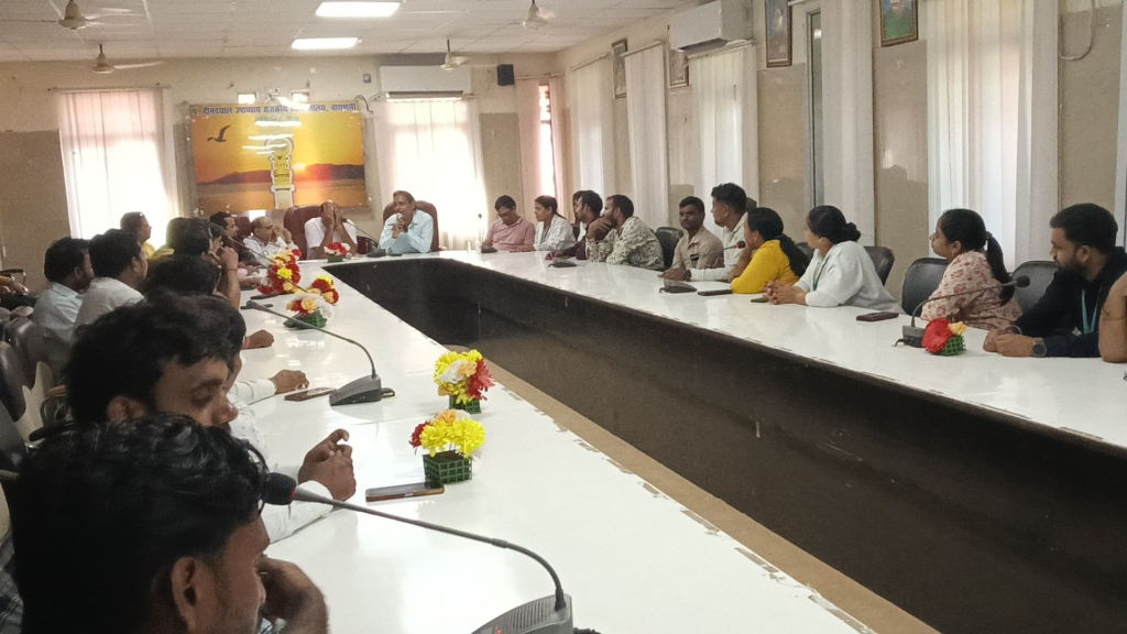 राज्य कर्मचारी संयुक्त परिषद उत्तर प्रदेश Varanasi द्वारा कर्मचारियों का जागरूकण अभियान