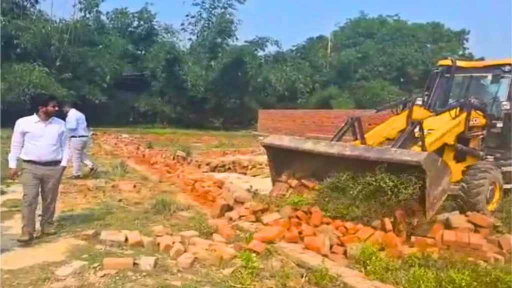 Varanasi में VDA की छापेमारी