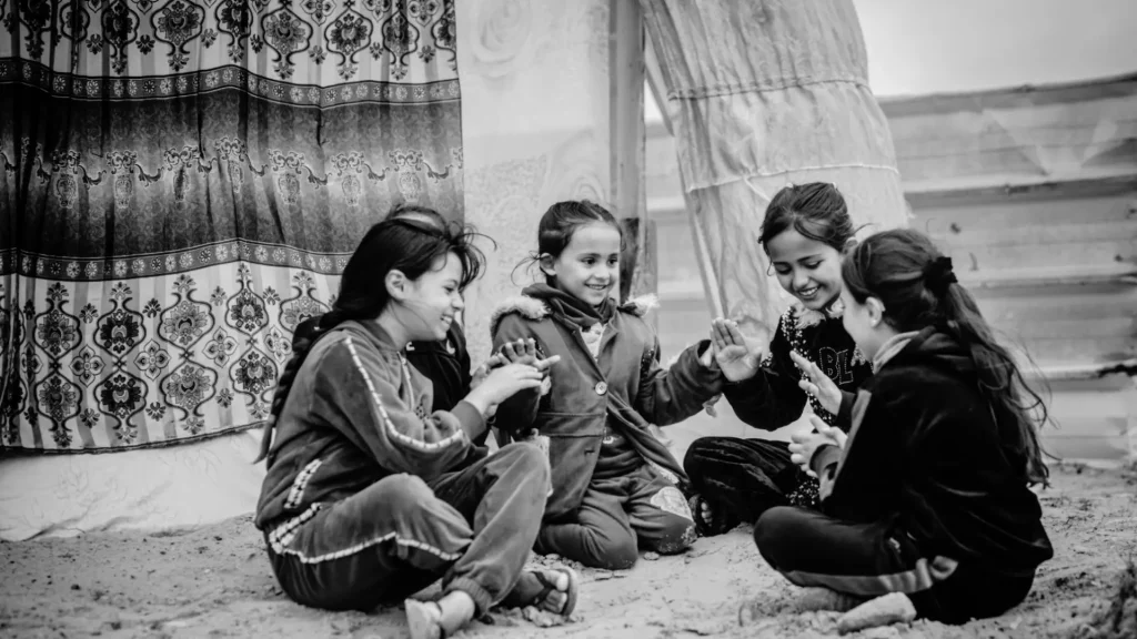 World Mental Health Day : लाइक के नशे में गुम हो रहे हैं बच्चे