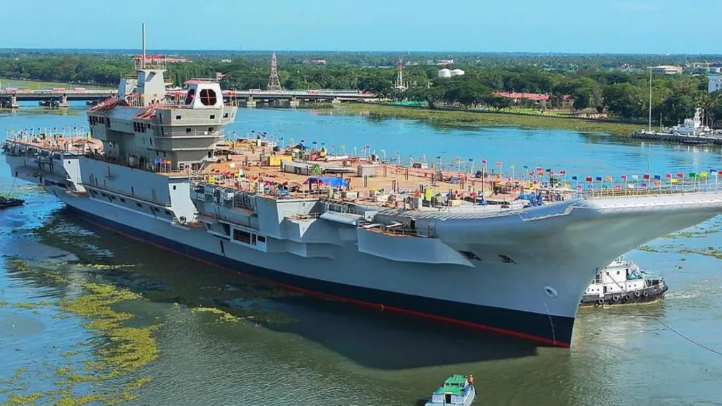 PM Narendra Modi ने INS Vikrant पर भारतीय नौसेना के जवानों संग Diwali मनाई