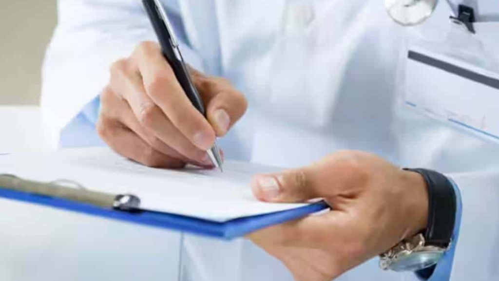 उच्च न्यायालय ने डॉक्टरों को स्पष्ट लिखने का आदेश दिया