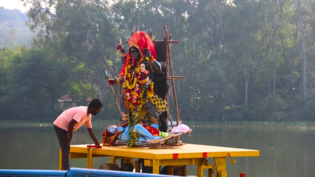 दुर्गा प्रतिमा विसर्जन के दौरान कटक में हुई हिंसा के बाद Internet Shutdown