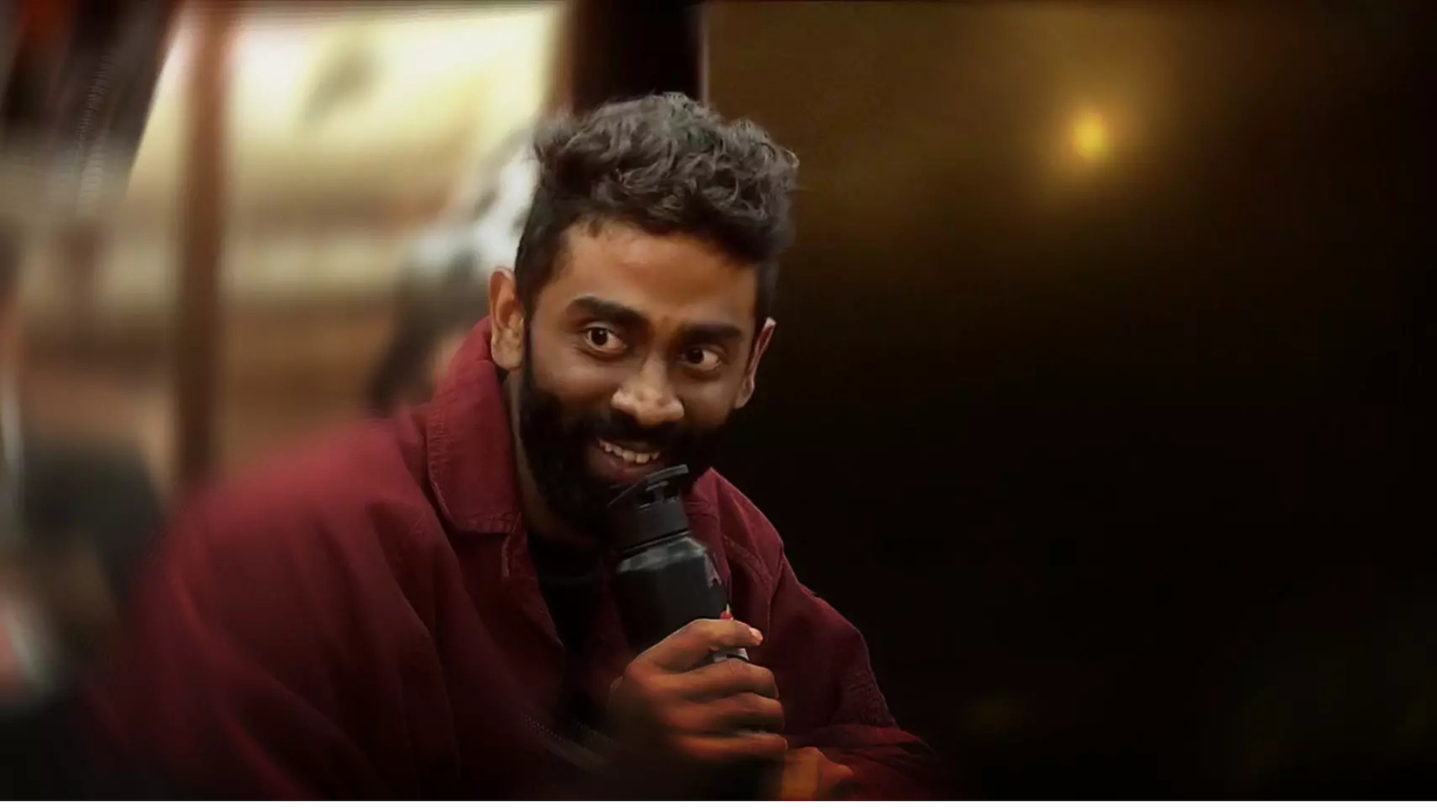 Bigg Boss 19 अपडेट: डेंगू के बाद प्रणित मोरे चुपके से वापस लौटे; उनकी रहस्यमयी वापसी पर फैन्स हुए दीवाने