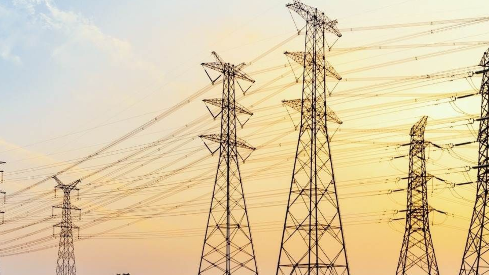 Varanasi के दालमंडी में 20 लाख रुपये बकाये पर 22 बिजली कनेक्शन काटे गए, उपभोक्ताओं में मचा हड़कंप