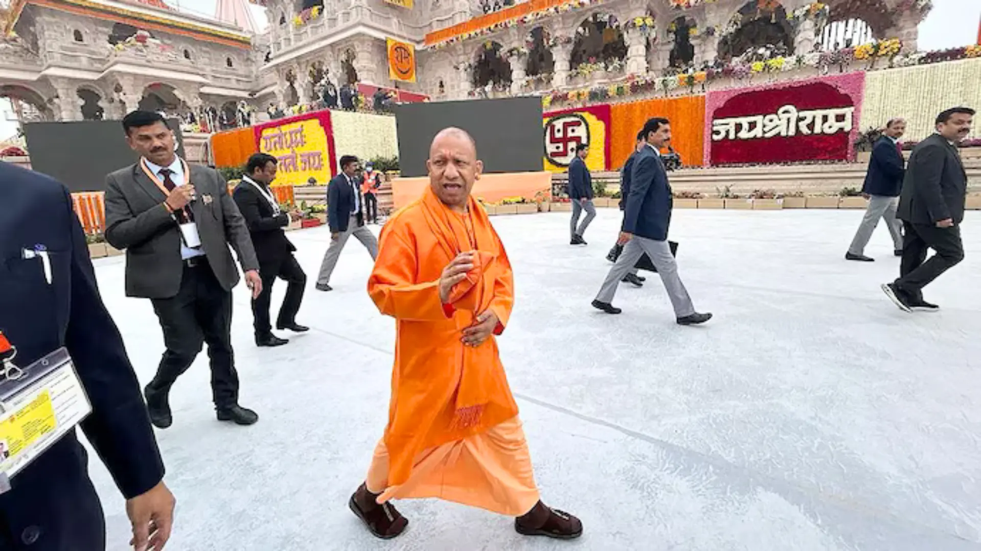 Ram Mandir ध्वजारोहण समारोह: 25 नवंबर को बजेगा शंख, चुना गया 30 मिनट का शुभ मुहूर्त; आठ हजार मेहमान शामिल, मोबाइल फोन पूरी तरह बैन