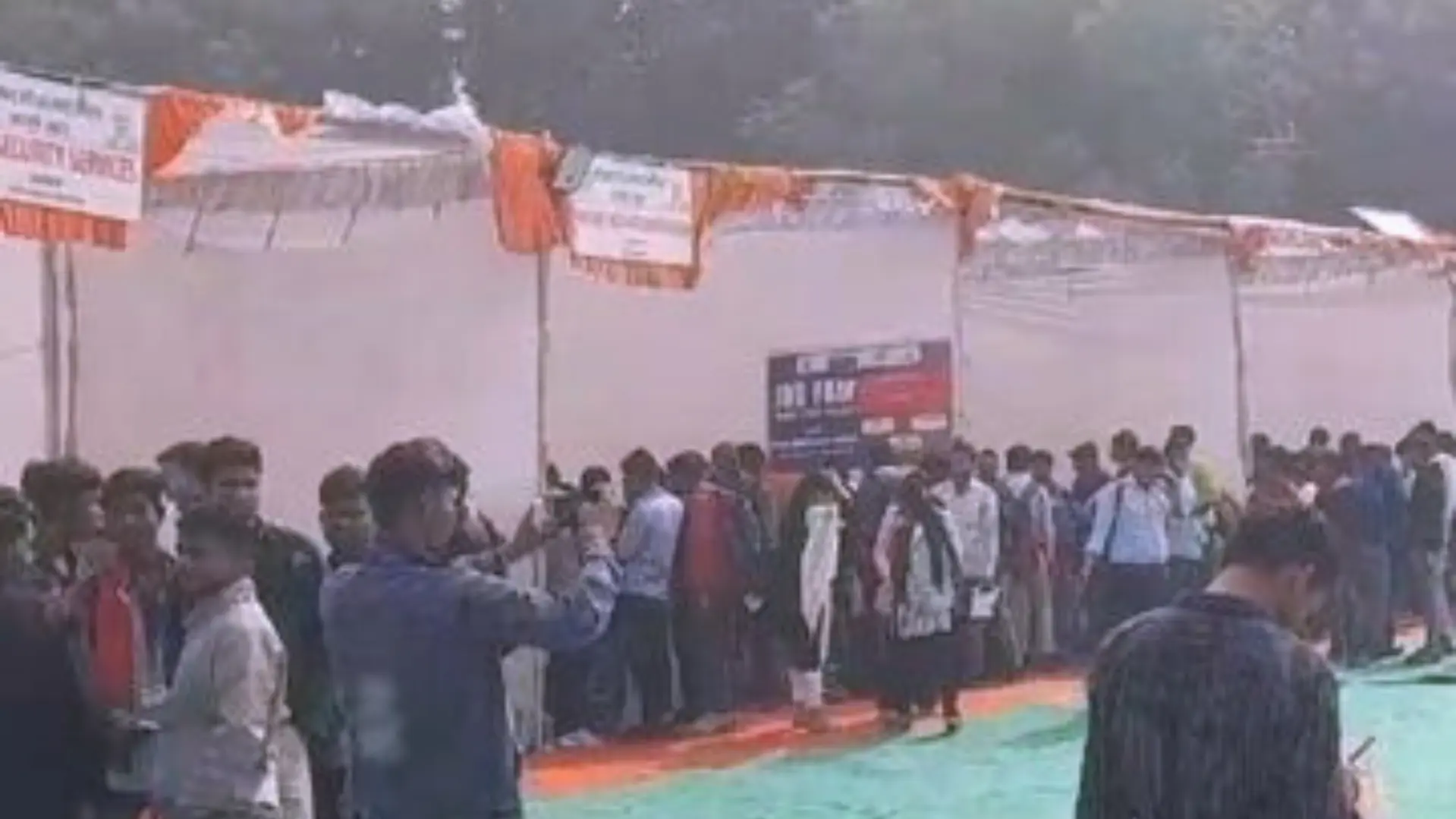 Varanasi में 9-10 दिसंबर को लगेगा रोजगार मेला, 300 कंपनियां लाएंगी नौकरी के अवसर; 20 हजार युवाओं को रोजगार देने का लक्ष्य