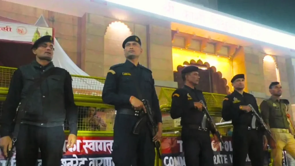 Uttar Pradesh में अलर्ट : Kashi Vishwanath Temple में बढ़ी सुरक्षा