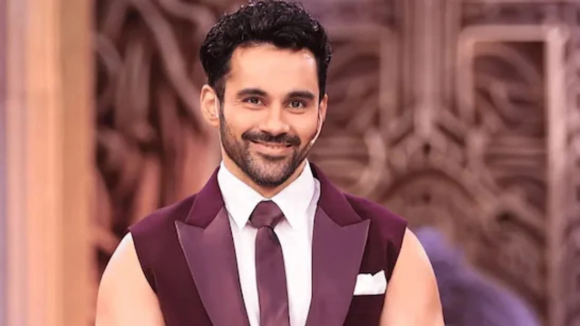 Bigg Boss 19 के अभिषेक बजाज ने आकांक्षा जिंदल से शादी के बावजूद डोनल बिष्ट को डेट किया - विस्फोटक आरोप सामने