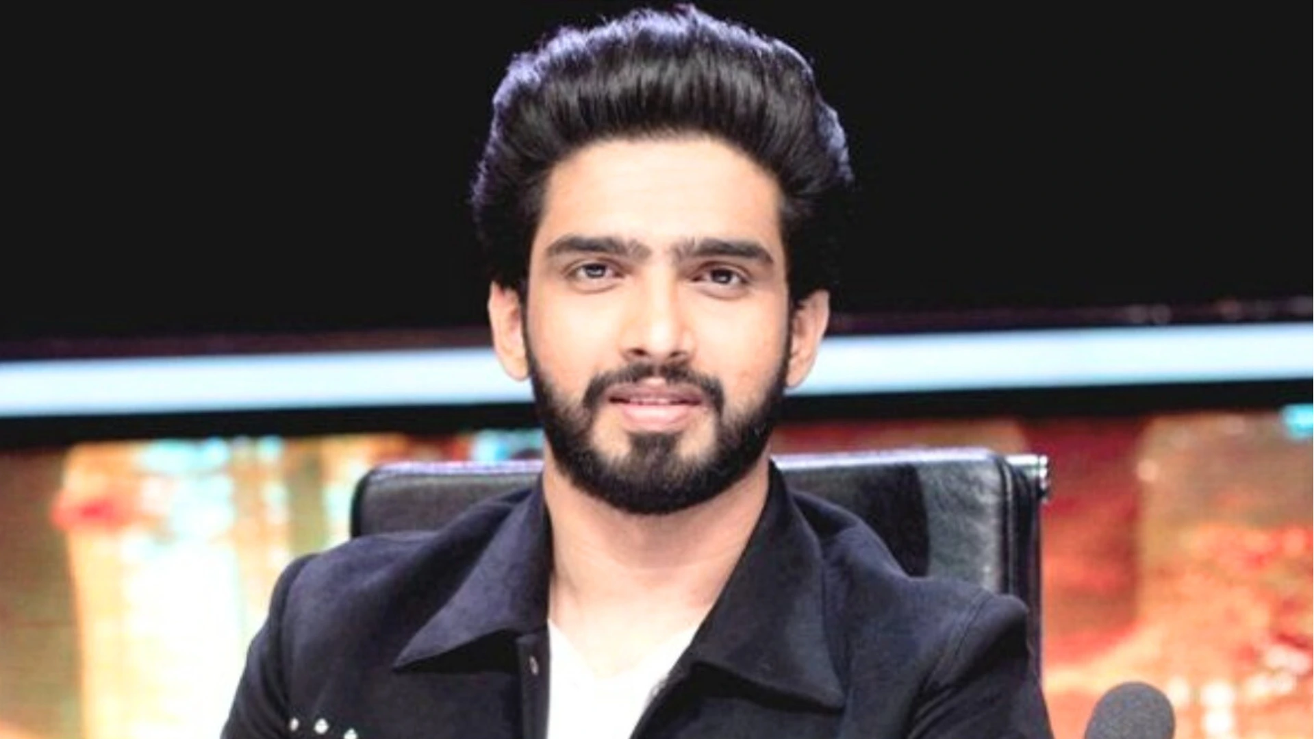 Bigg Boss 19: अमाल मलिक ने रोहित शेट्टी के सामने गौरव खन्ना को दी चेतावनी; फैन्स ने उन्हें 'घमंडी और असुरक्षित' बताया