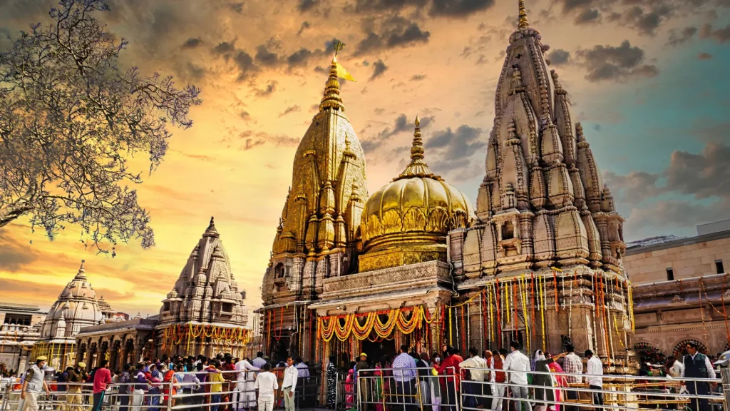 Kashi Vishwanath मंदिर में स्पर्श दर्शन पर दो दिन रोक