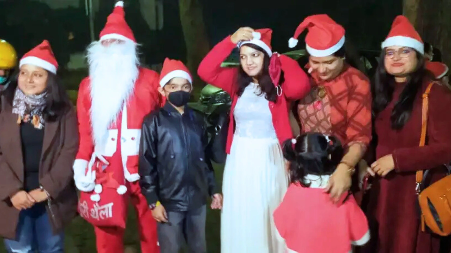 Varanasi में बंद हुए कक्षा पांच तक के सभी स्कूल 8 Varanasi में बंद हुए कक्षा पांच तक के सभी स्कूल: ठंड और कोहरे के चलते बीएसए का बड़ा फैसला, जानें कब खुलेंगे विद्यालय