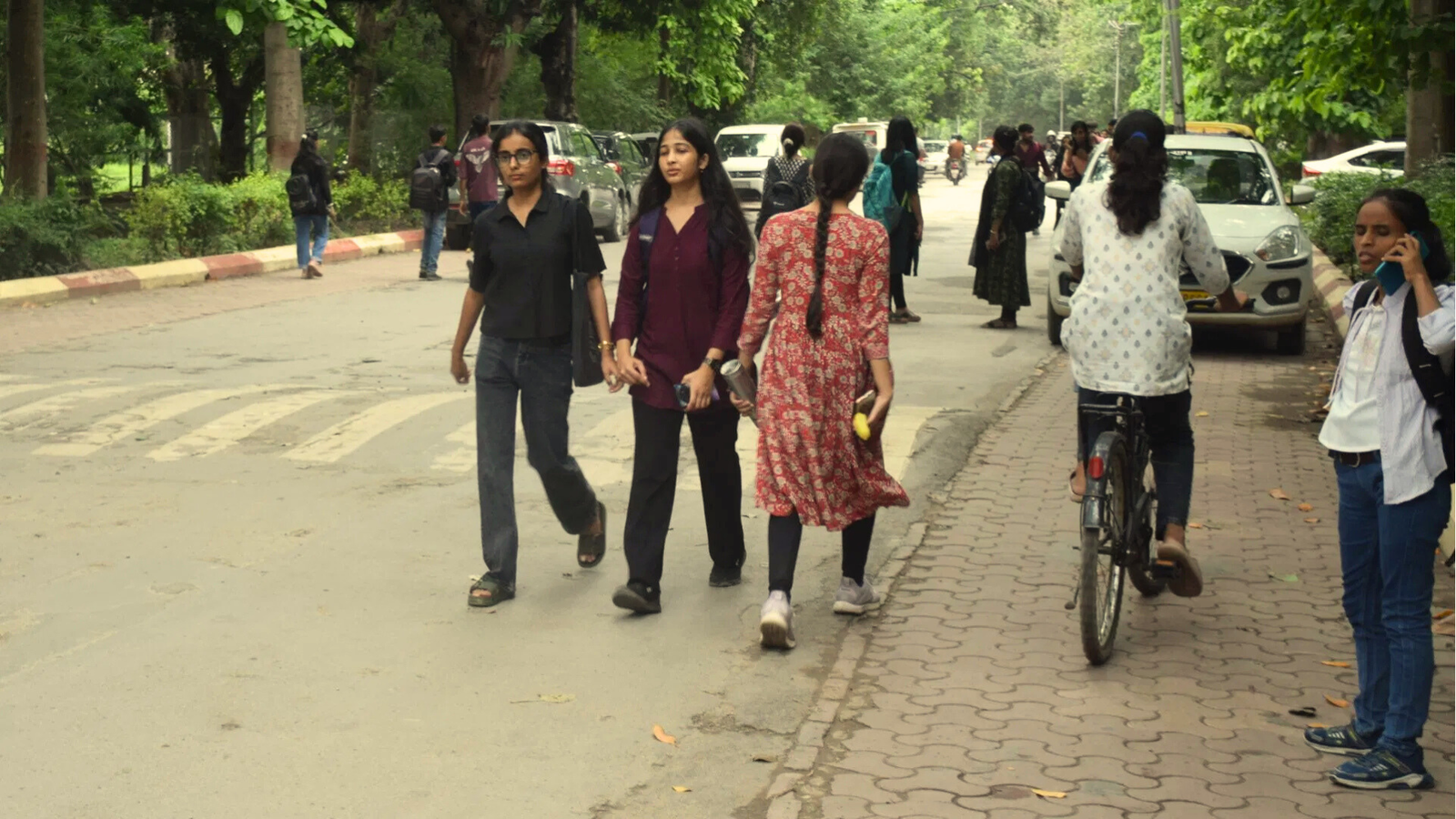 Varanasi में सर्दी में भी गर्मी जैसी बिजली खपत, बढ़ी ट्रिपिंग की समस्या; अधिकारी बता रहे ये बड़ी वजह