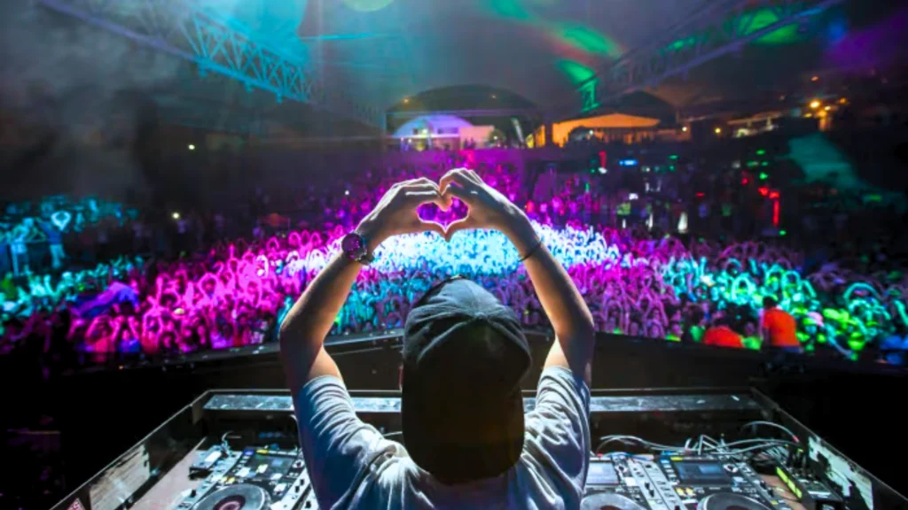 Kashi में नए साल का महासेलिब्रेशन: गंगा किनारे एक रात का किराया एक लाख तक, होटल-रेस्टोरेंट से 100 करोड़ के कारोबार का अनुमान