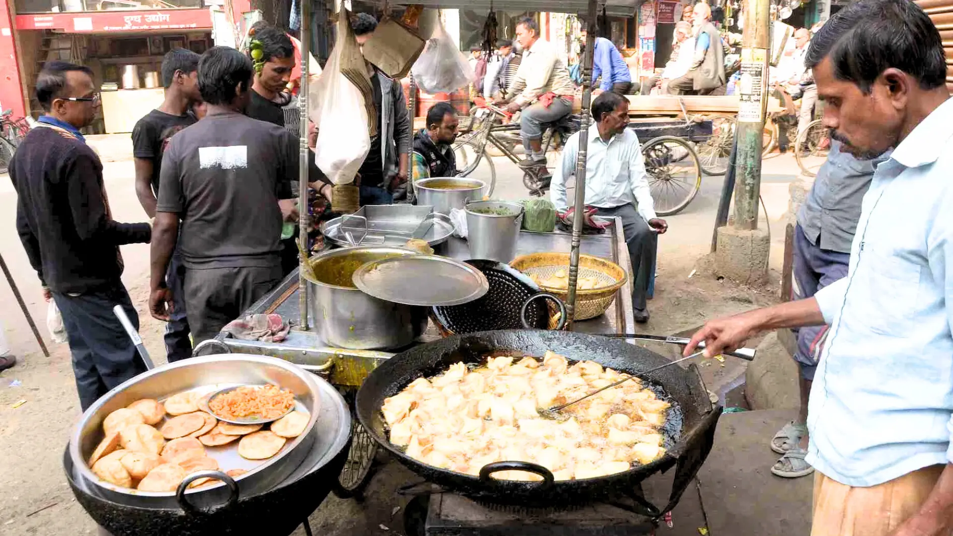 बनारसी कचौड़ी से तिरंगा बर्फी तक, अब दुनिया चखेगी Kashi का स्वाद; सरकार ने लिया बड़ा फैसला