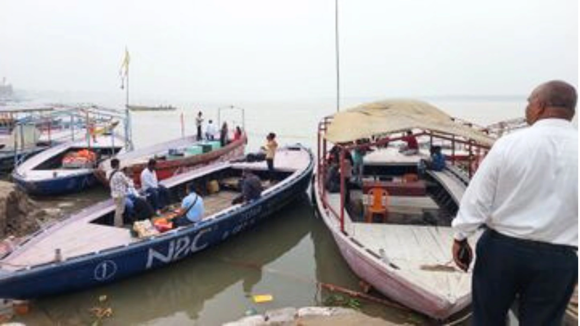 गंगा में चलने वाली नावों पर लगेगा नंबर प्लेट, Kashi में बनेगी जल यातायात प्रणाली; अवैध संचालन पर लगेगी लगाम