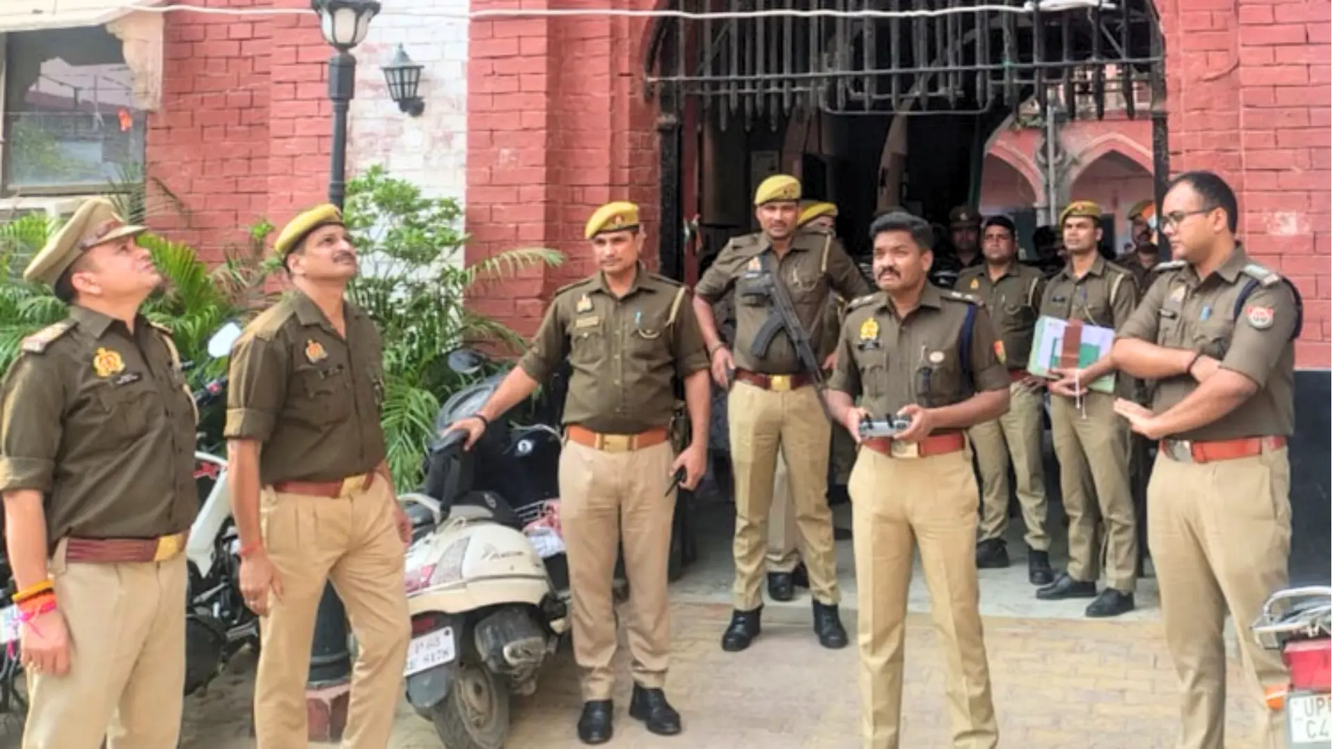 Dalmandi widening के लिए बुलडोजर एक्शन शुरू, भारी पुलिस बल की मौजूदगी में तोड़े जा रहे मकान