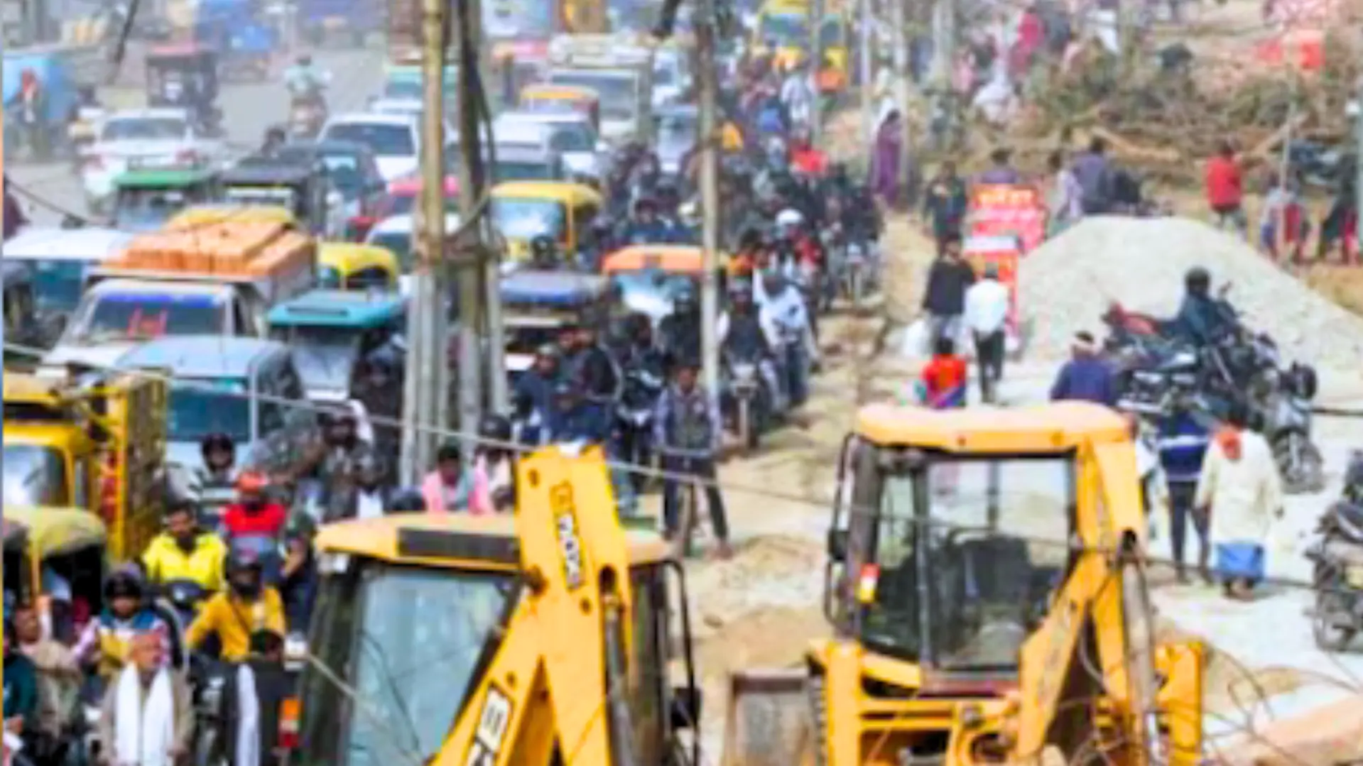 Varanasi Dalmandi में आधी रात को चला ध्वस्तीकरण अभियान, प्रशासनिक अधिकारियों की बढ़ी सक्रियता