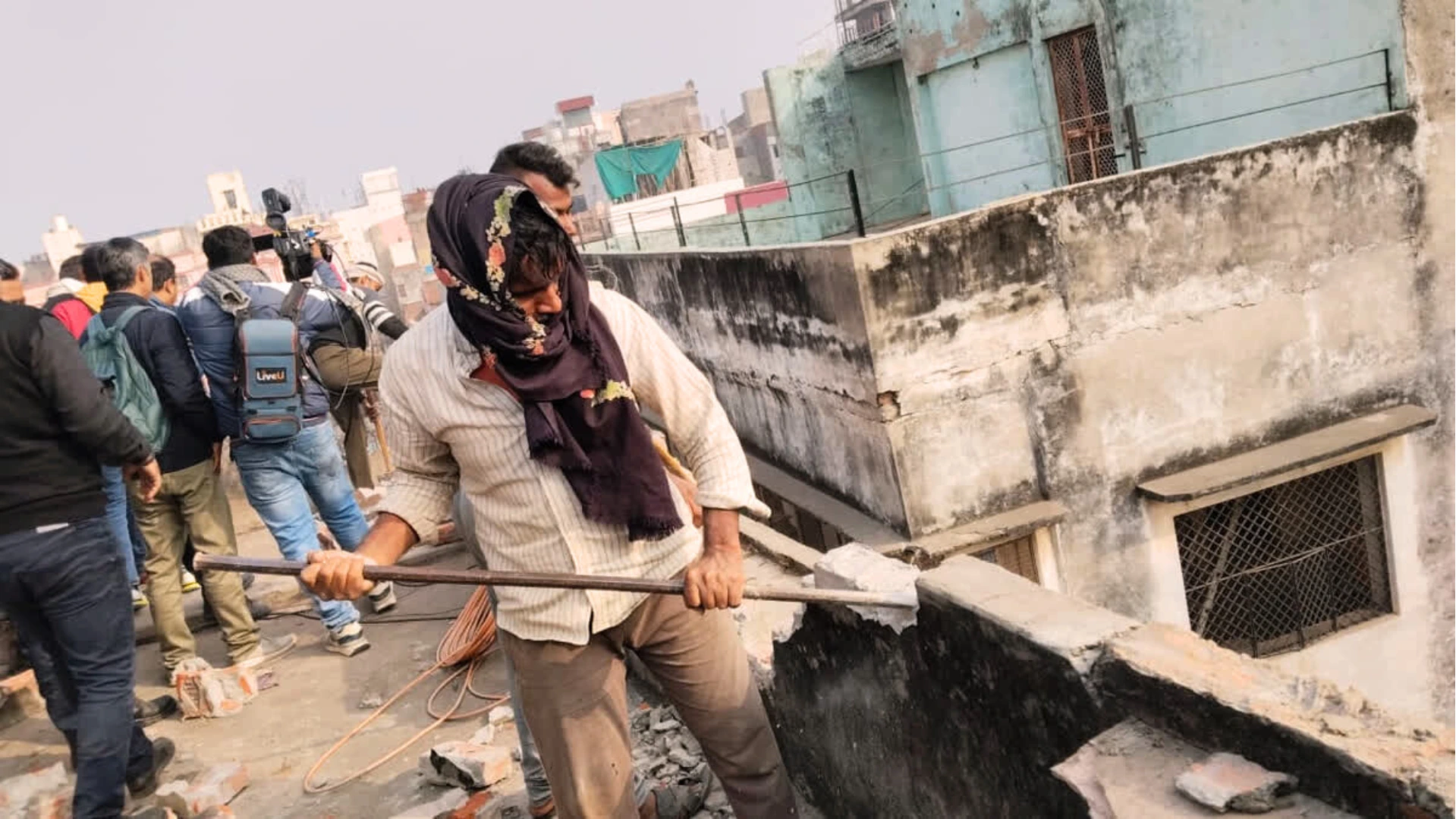 Dalmandi में शुरू हुई ध्वस्तीकरण की कार्रवाई 2 Dalmandi में शुरू हुई ध्वस्तीकरण की कार्रवाई, 11वां मकान गिराने की प्रक्रिया तेज; भारी पुलिस फोर्स के साथ मौके पर आला अधिकारी मौजूद