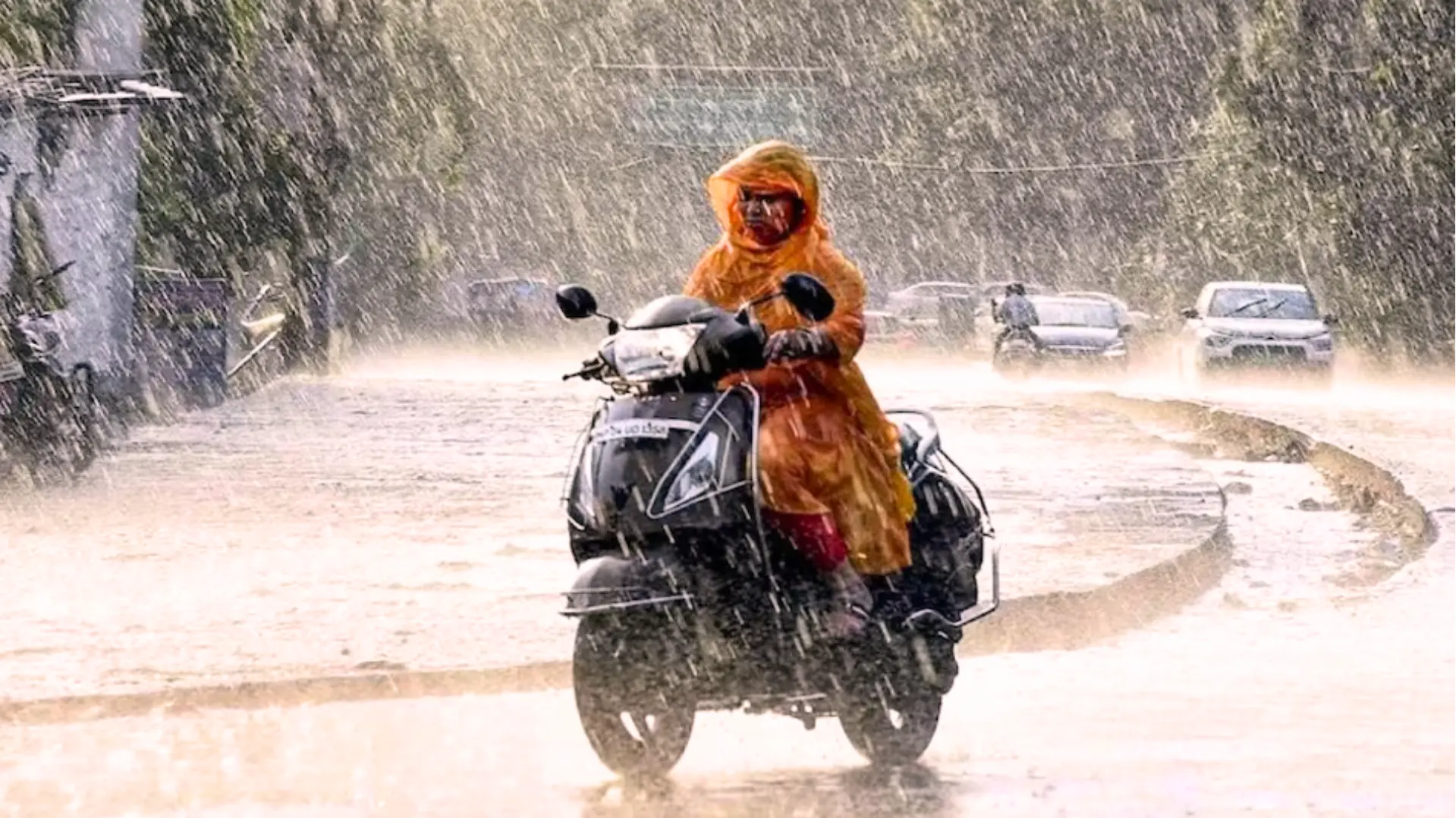 Varanasi सहित पूर्वांचल में बदला मौसम का मिजाज, बादलों की आवाजाही के बीच बढ़ी गलन; 23 जनवरी से पश्चिमी विक्षोभ दिखाएगा असर