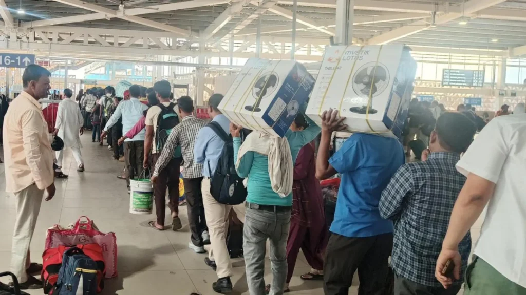 दिल्ली में LPG संकट गहराया